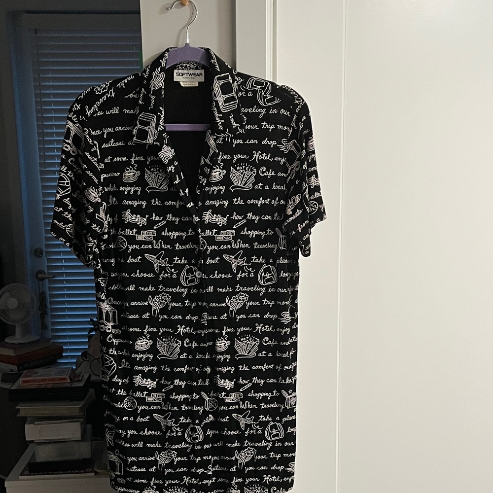 SOFTWEAR by Mark Singer Black and White Script Print unisex or Womens Shirt Vtg